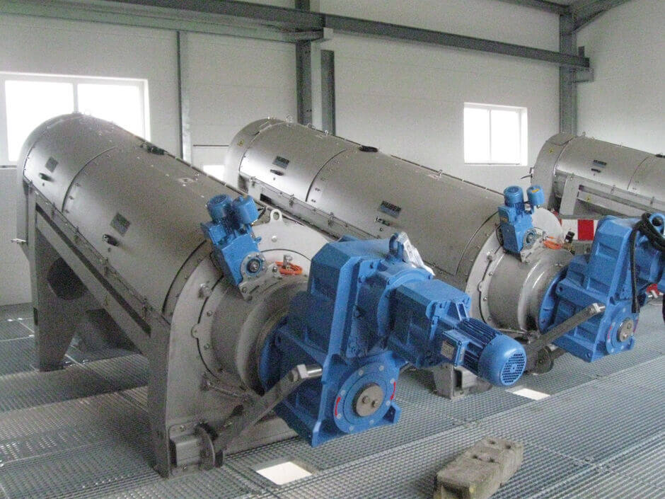 HUBER Screw Press units for sludge treatment – best dewatering performance and highest volume reduction for lower disposal
costs.