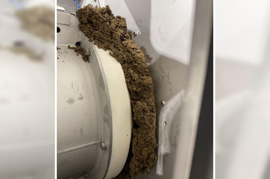 Entwässerter Fäkalschlamm mit 35 % Trockensubstanzgehalt Entwässerter Fäkalschlamm mit 35 % Trockensubstanzgehalt