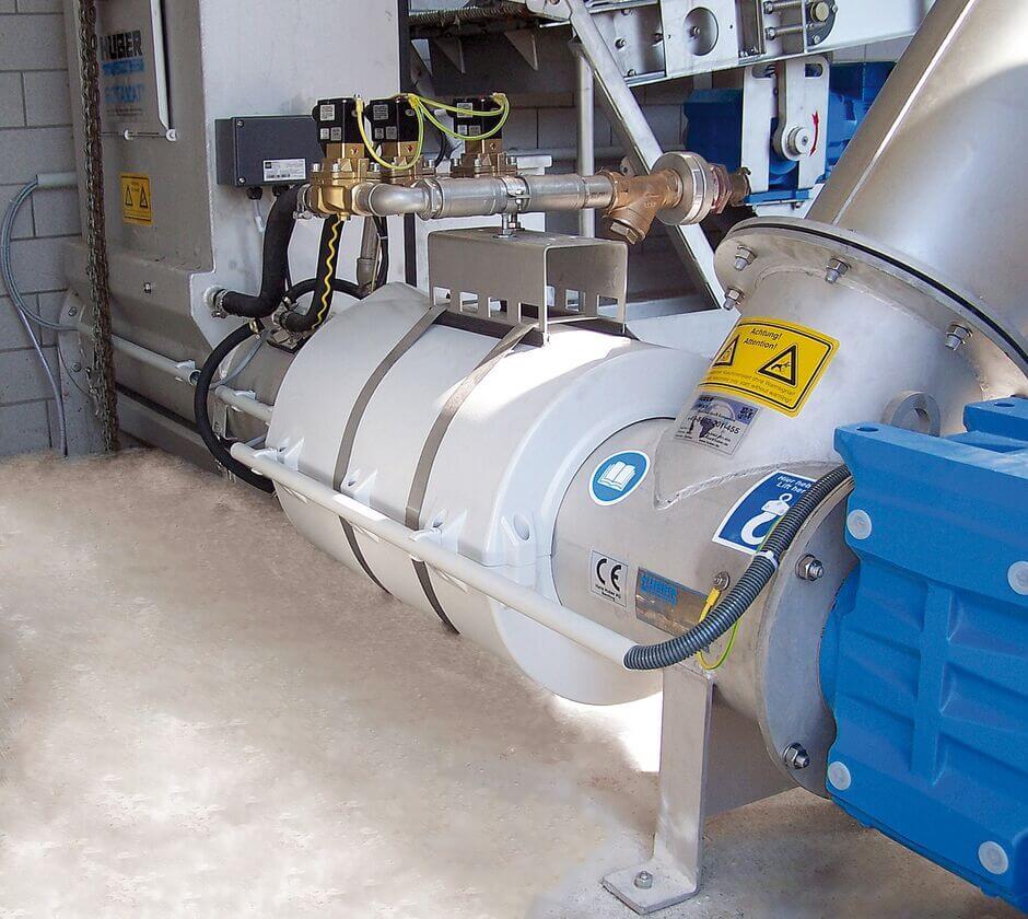 HUBER Screenings Compactor Ro7 – compact design, with optional screenings washing HUBER Screenings Compactor Ro7 – compact design, with optional screenings washing