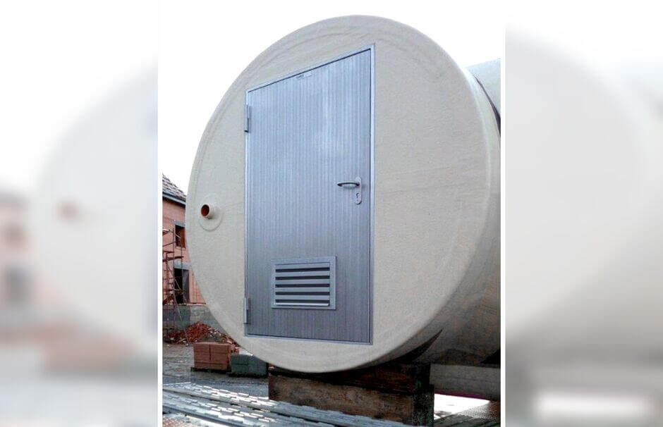 Prefabricated plastic manhole with HUBER Stainless Steel Door Prefabricated plastic manhole with HUBER Stainless Steel Door