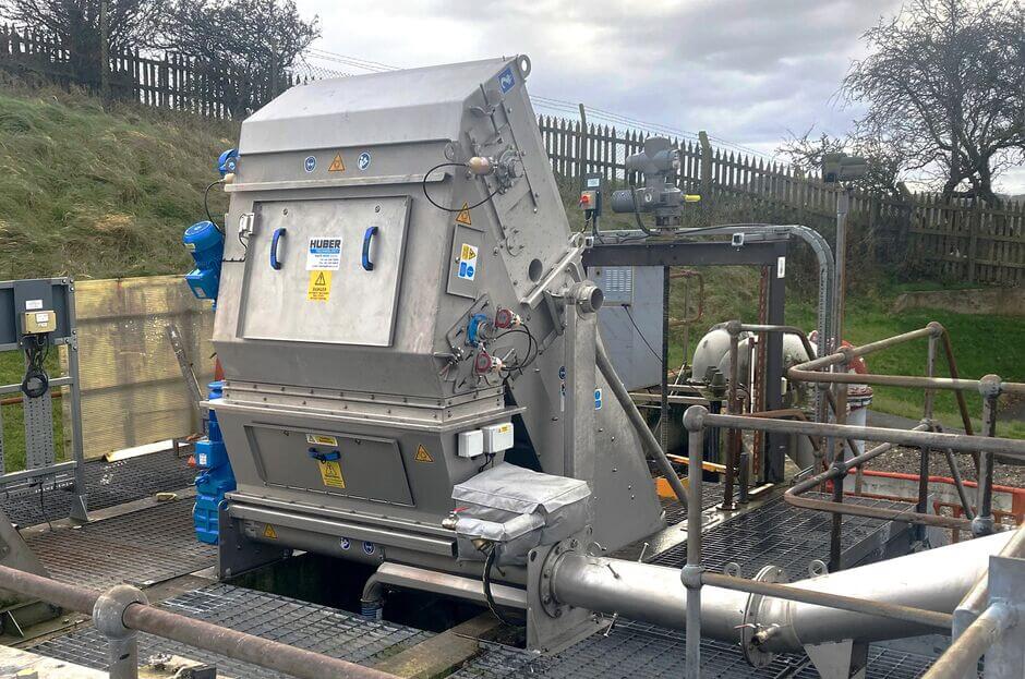 HUBER Belt Screen EscaMax® and subsequent Wash Press WAP (Launder version) installed in Carnforth, Lancashire HUBER Belt Screes EscaMax® and subsequent Wash Press WAP with Launder Channel Feed installed in Carnforth, Lancashire