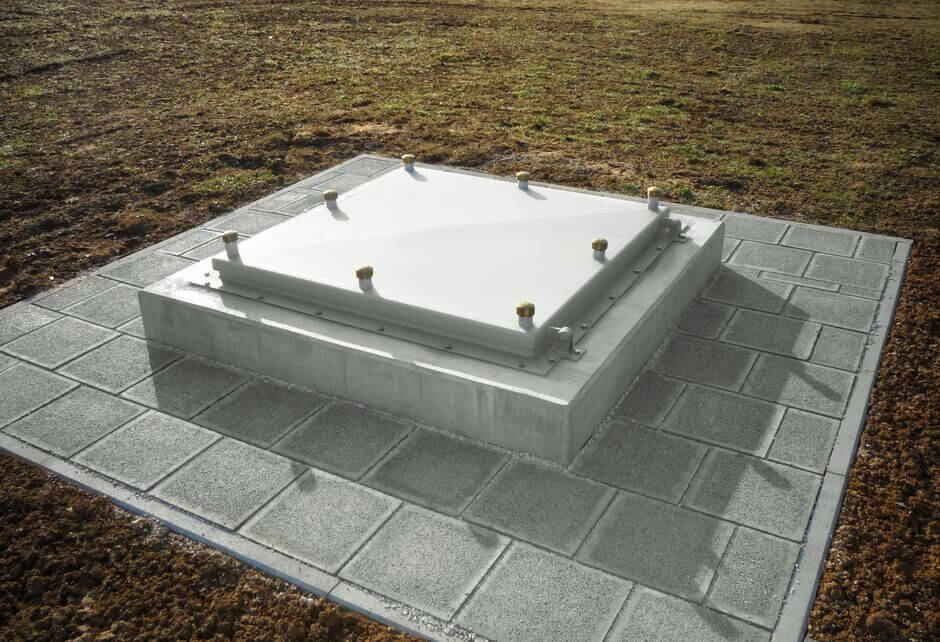 Watertight manhole cover SD5, rectangular type HUBER manhole cover SD5, watertight to 5m water column