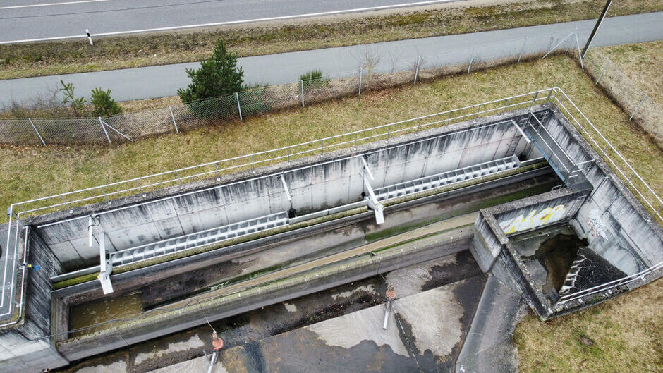 HUBER Storm Screen ROTAMAT® RoK1 TS with a cross conveyor for high solids loads HUBER Storm Screen ROTAMAT® RoK1 TS with a cross conveyor for high solids loads