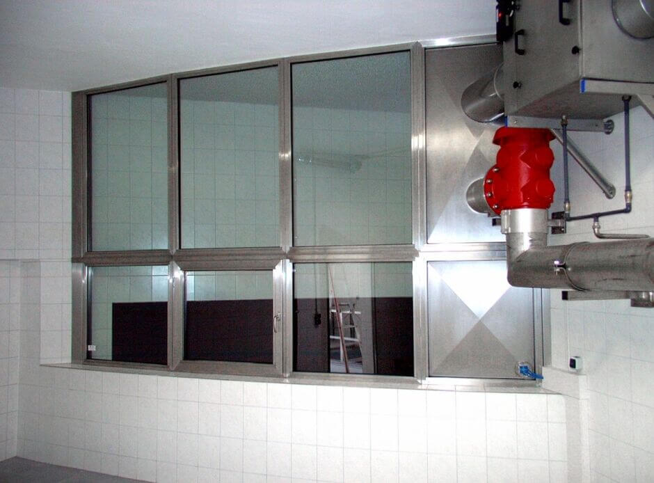 Ready-to-install, thermally insulated HUBER windows with special stainless steel profile Ready-to-install, thermally insulated HUBER windows with special stainless steel profile