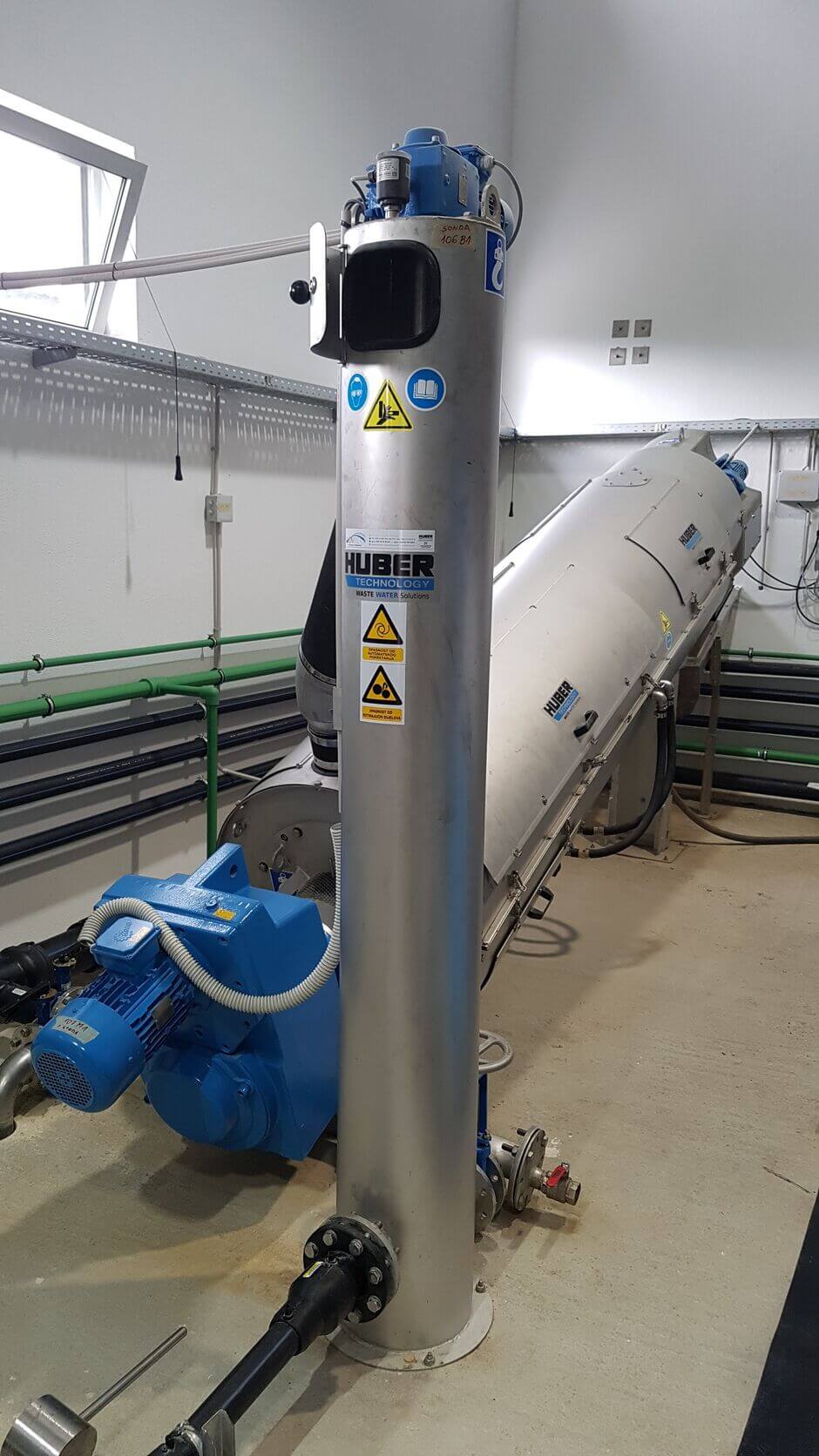 Dewatering of process sludge of a tannery with the HUBER Screw Press S-PRESS.