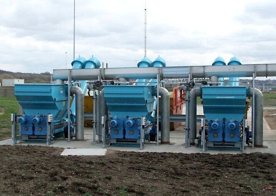 Kläranlage Knostrop (GB, 2 Millionen EW): HUBER Schwemmrinne mit 20 m³ Abwasser pro Sekunde Kläranlage Knostrop (GB, 2 Millionen EW): HUBER Schwemmrinne mit 20 m³ Abwasser pro Sekunde