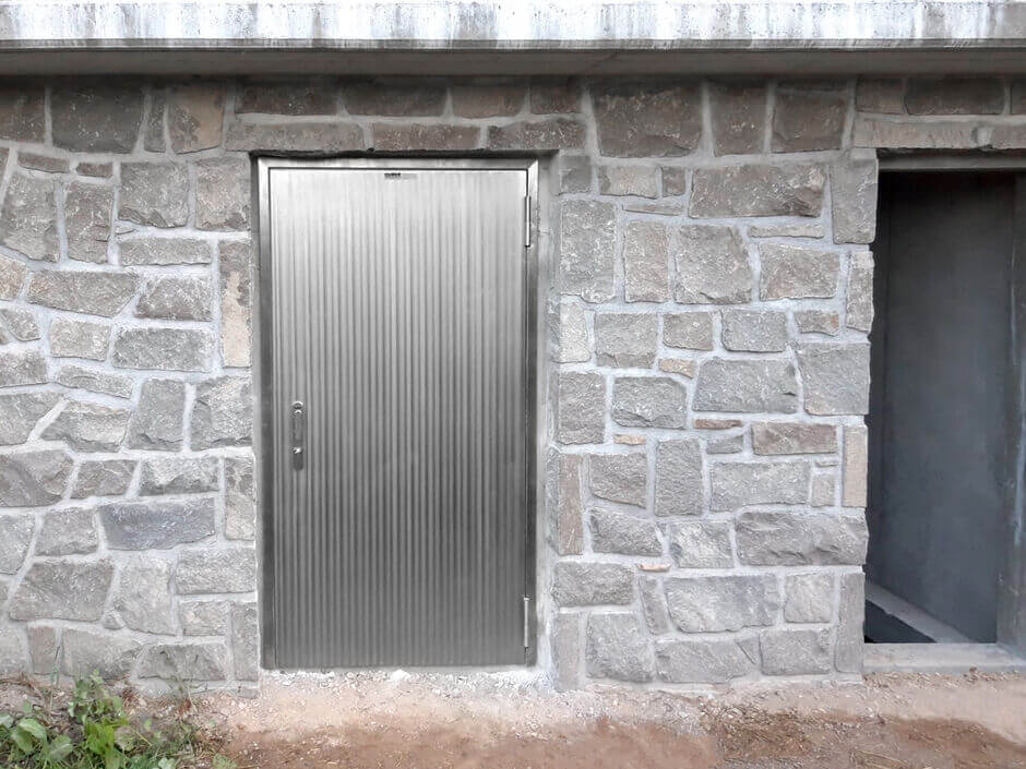 Porta de segurança HUBER com dimensões pequenas, tamanho individual Porta de segurança HUBER com dimensões pequenas, tamanho individual