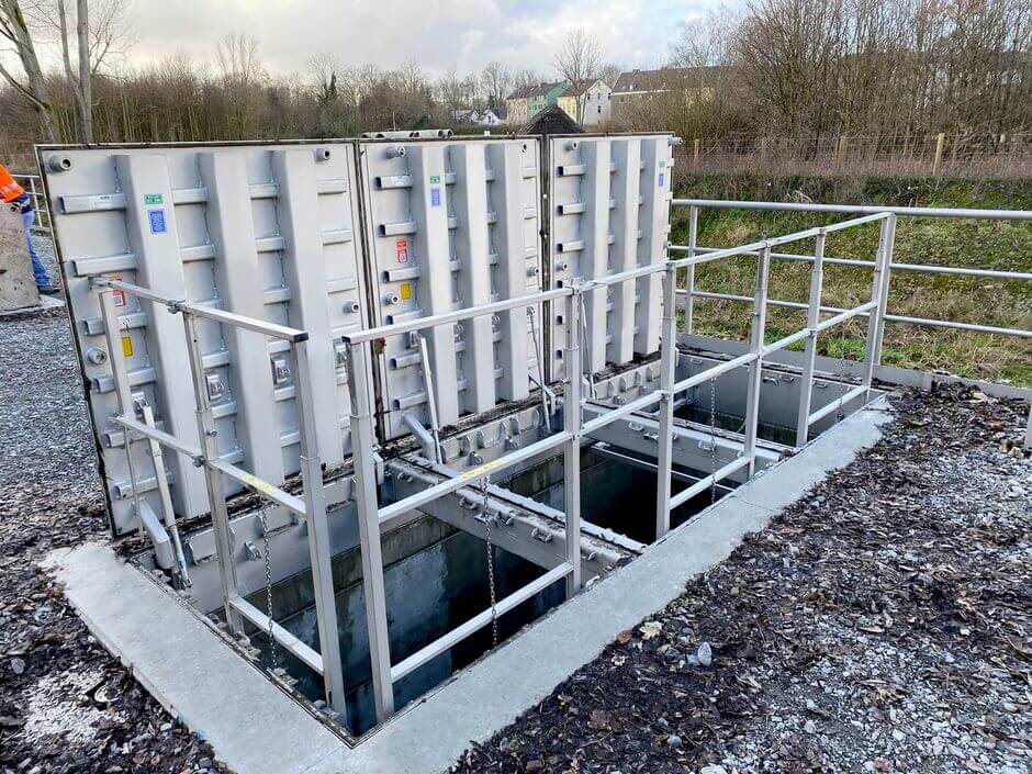 HUBER manhole cover SD7 with shaft barrier HUBER manhole cover SD7 with shaft barrier