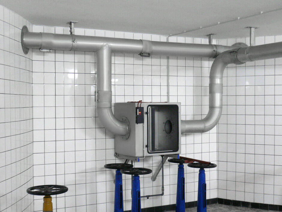 Maintenance opening for easy filter replacement Maintenance opening for easy filter replacement