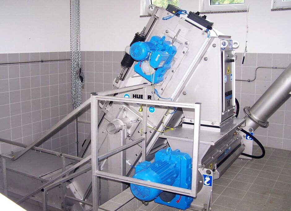 Underground installation of a HUBER Complete Plant Hydro Duct ROTAMAT® Ro5 HD with HUBER Multi-Rake Bar Screen RakeMax® Underground installation of a HUBER Complete Plant Hydro Duct ROTAMAT® Ro5 HD