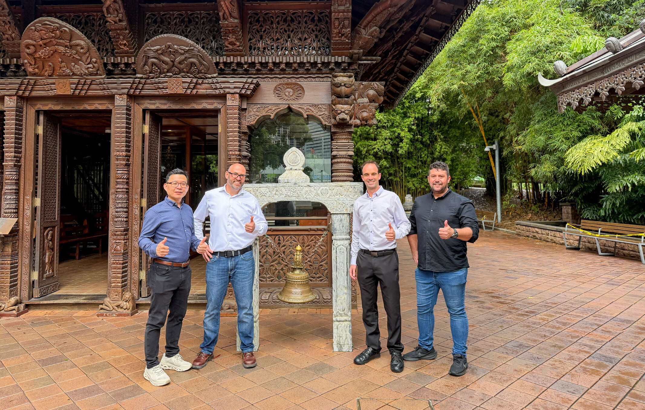 Besuch der Nepalese Peace Pagoda gemeinsam mit dem Hydroflux-Team