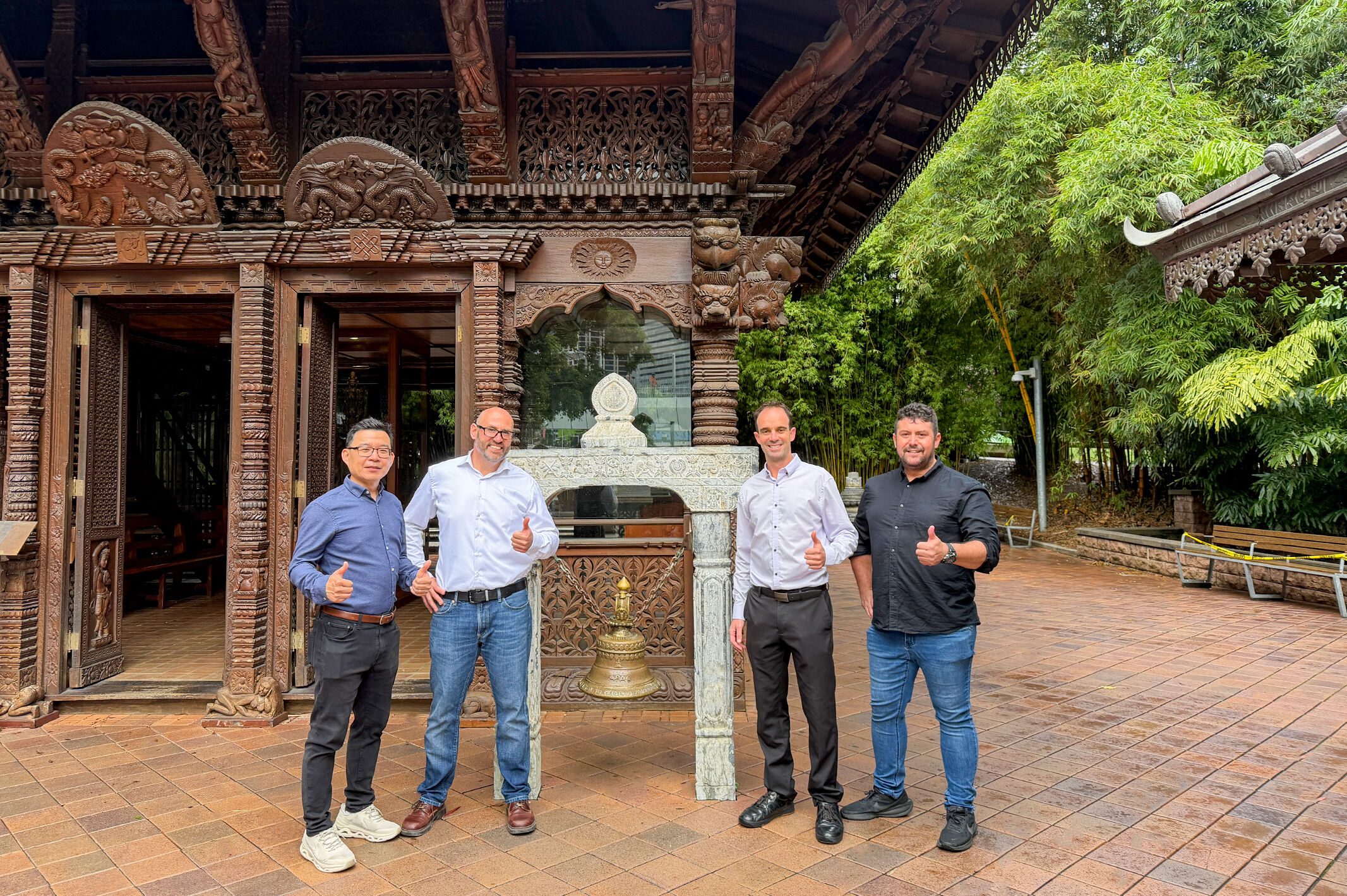 Besuch der Nepalese Peace Pagoda gemeinsam mit dem Hydroflux-Team