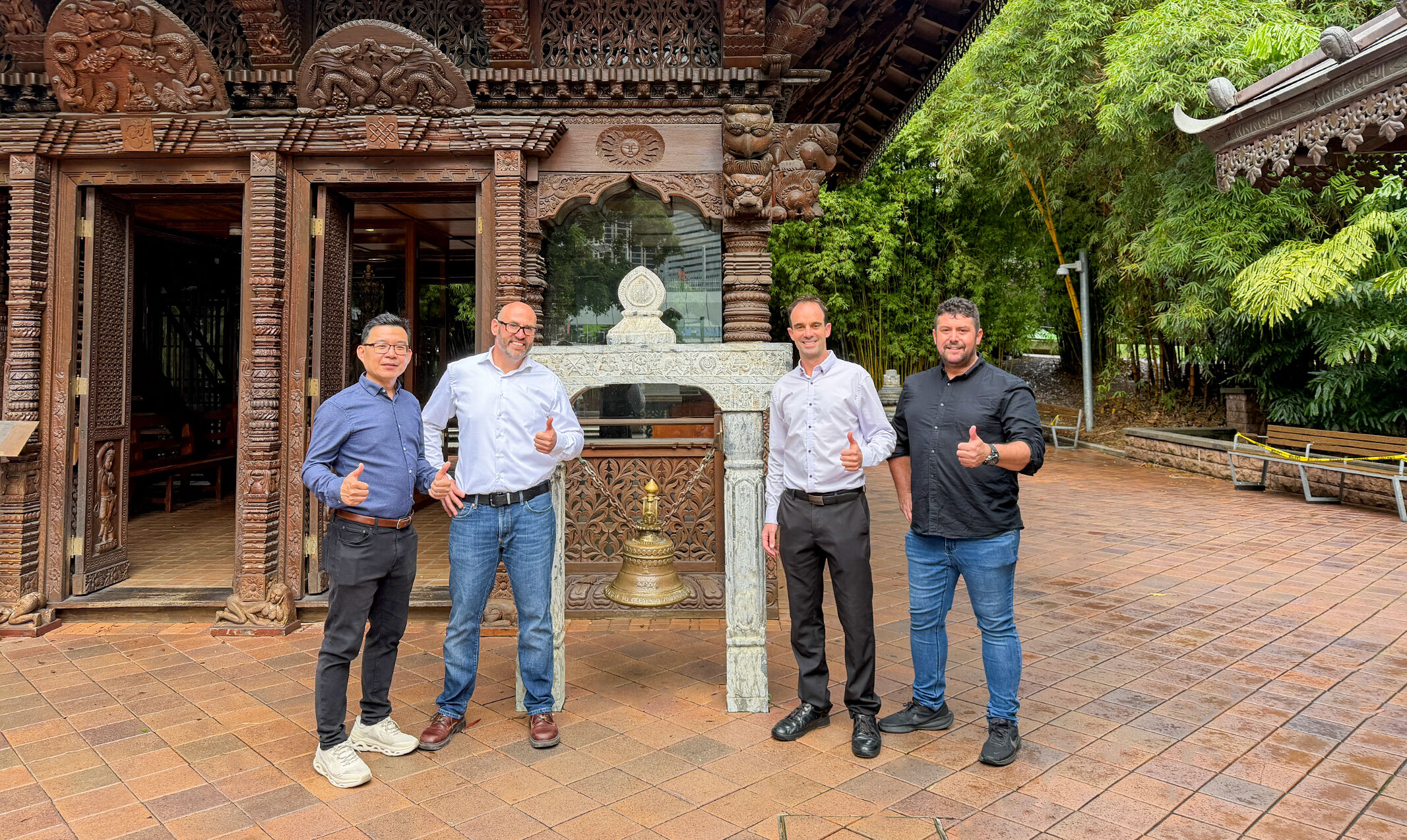 Visita ao Pagode da Paz do Nepal juntamente com a equipe Hydroflux Visita ao Pagode da Paz do Nepal juntamente com a equipe Hydroflux