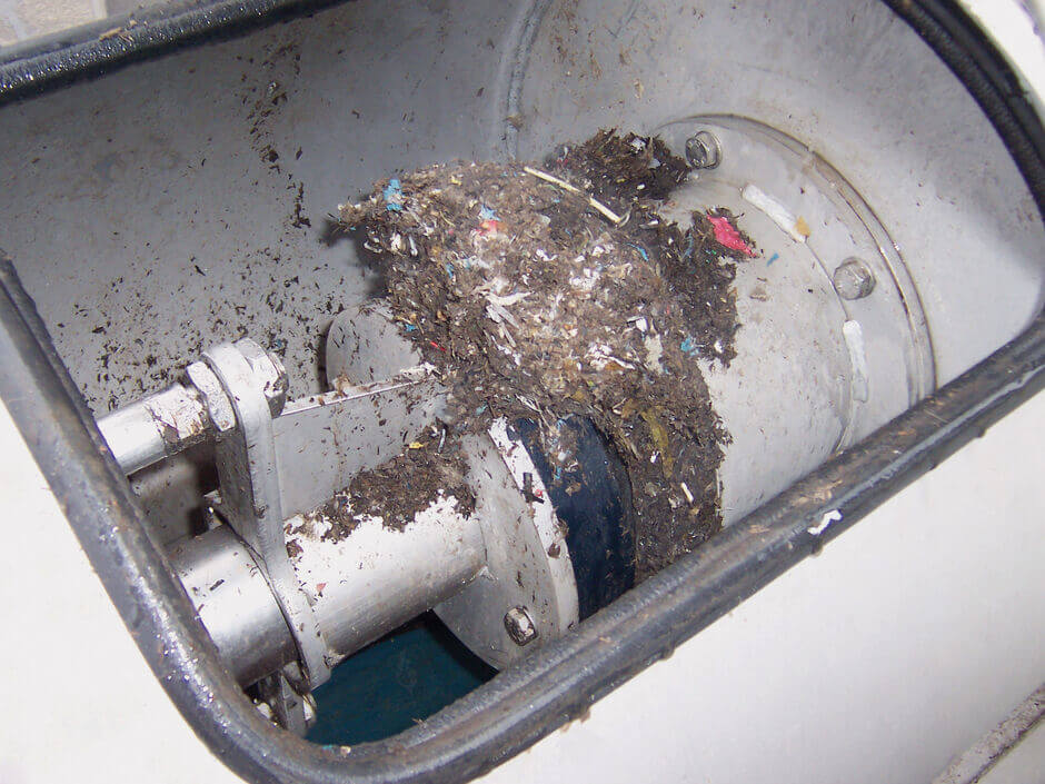 Materiais estranhos separados e desidratados do HUBER
STRAINPRESS® em uma estação de tratamento de resíduos biológicos em
Alemanha