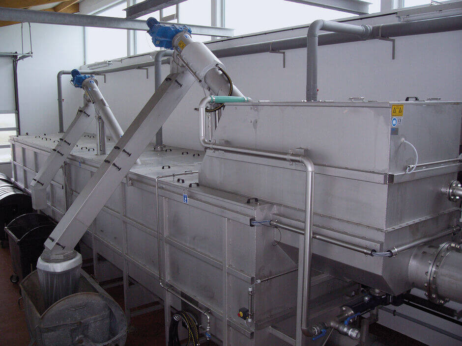 The HUBER Complete Plant ROTAMAT® Ro5 combines screening and grit trap in one plant. The HUBER Complete Plant ROTAMAT® Ro5 combines screening and grit trap in one plant.