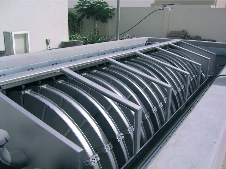 Die Abscheidung feinster Feststoffpartikel gelingt mit dem HUBER Scheibenfilter RoDisc®.