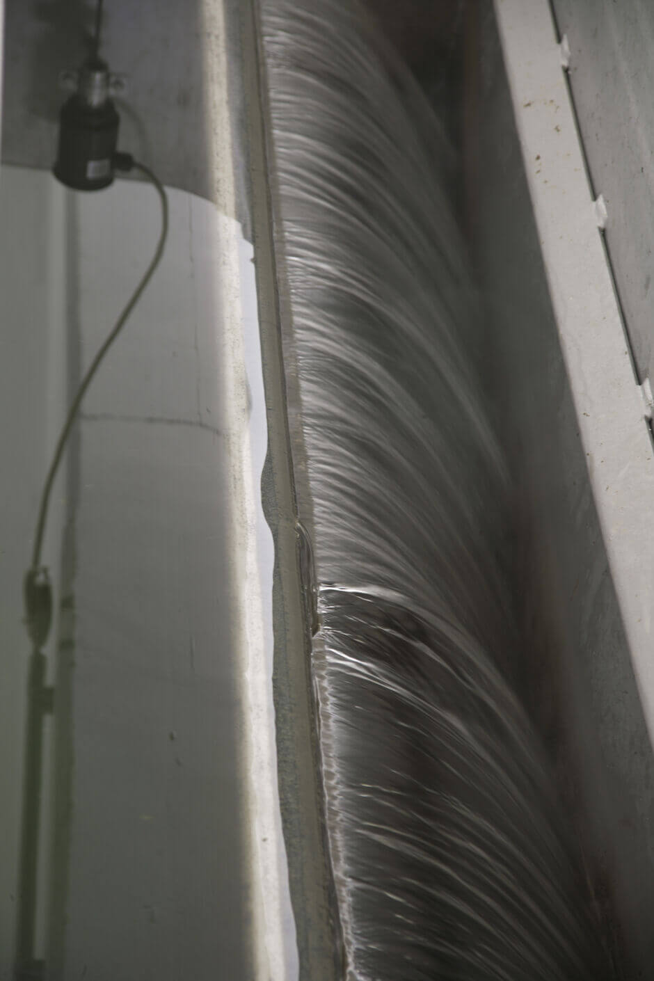 Solids-free clear water discharge of a HUBER Dissolved Air Flotation HDF