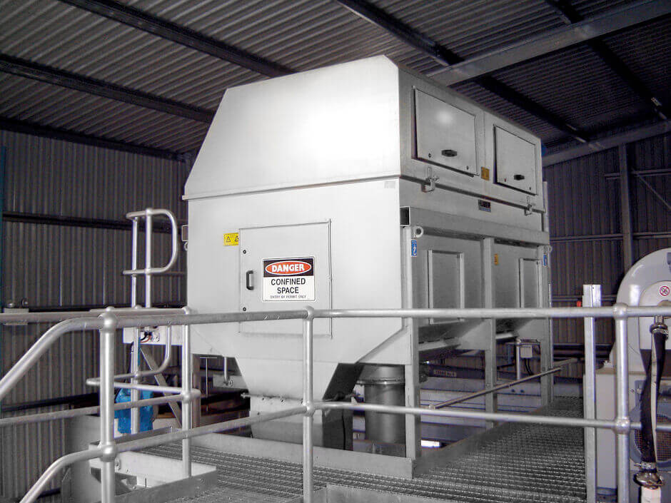 The HUBER Drum Screen RoMesh® with a mesh size of up
to 80 μm reliably separates all sediment and suspended
matter particles.