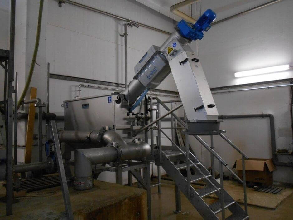 HUBER Rotary Drum Screen ROTAMAT® RPPS for mechanical wastewater treatment of a vegetable processing plant.