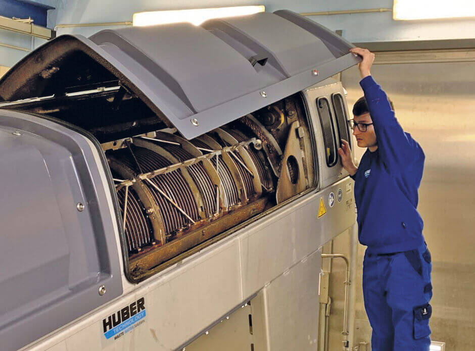 HUBER Service supports operators worldwide in repair, maintenance and optimization of machine and process technology.