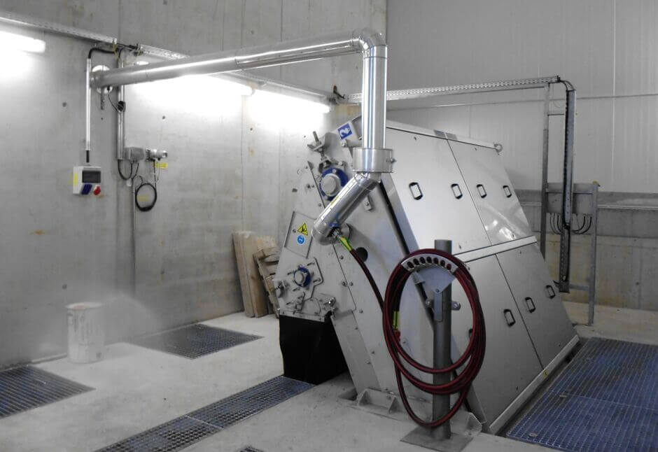 HUBER Belt Screen EscaMax® for the river water intake of a paper mill.