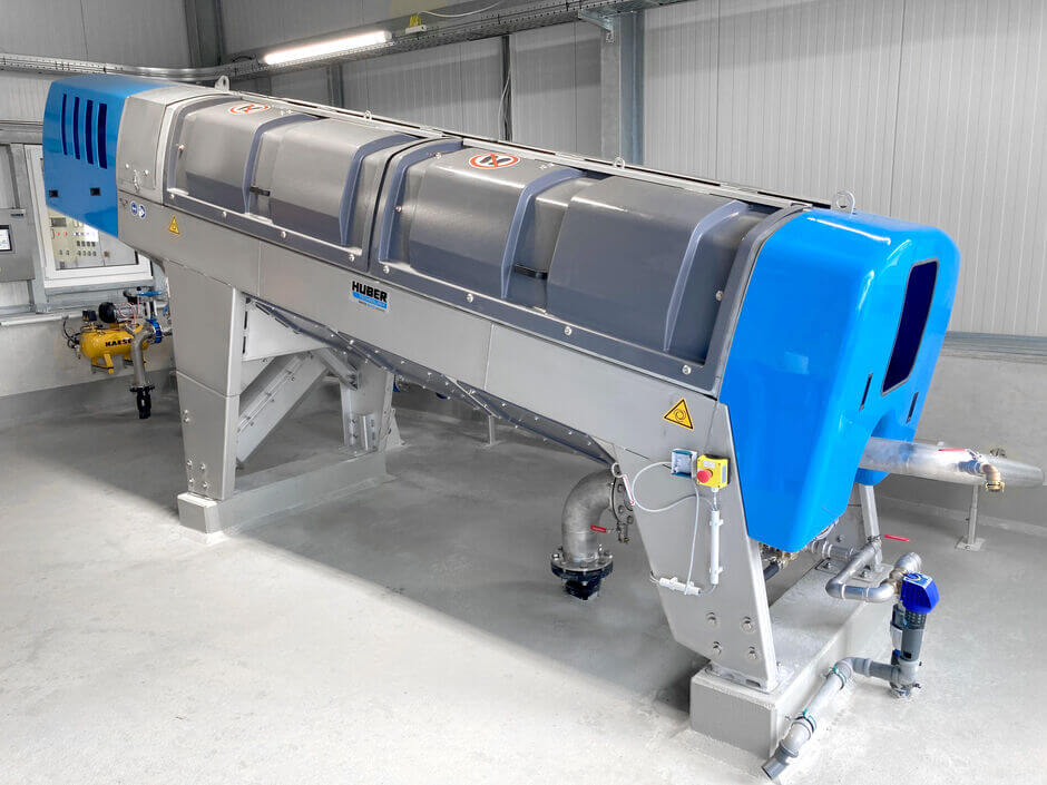 The HUBER Screw Press Q-PRESS® dewaters the process
sludge fully automatically and continuously, reducing
disposal costs to a minimum.