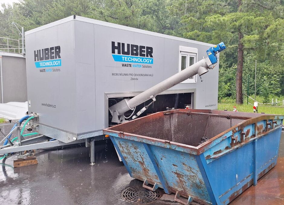 Naše „mobilky“ HUBER CS - HUBER Šnekový odvodňovač kalu Q-PRESS® 440.2