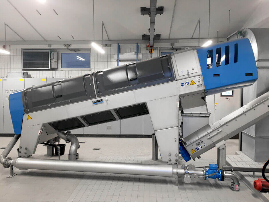 A prensa de parafuso HUBER Q-PRESS® desidrata os
resíduos de fermentação e reduz os custos de armazenamento e transporte
ao mínimo.