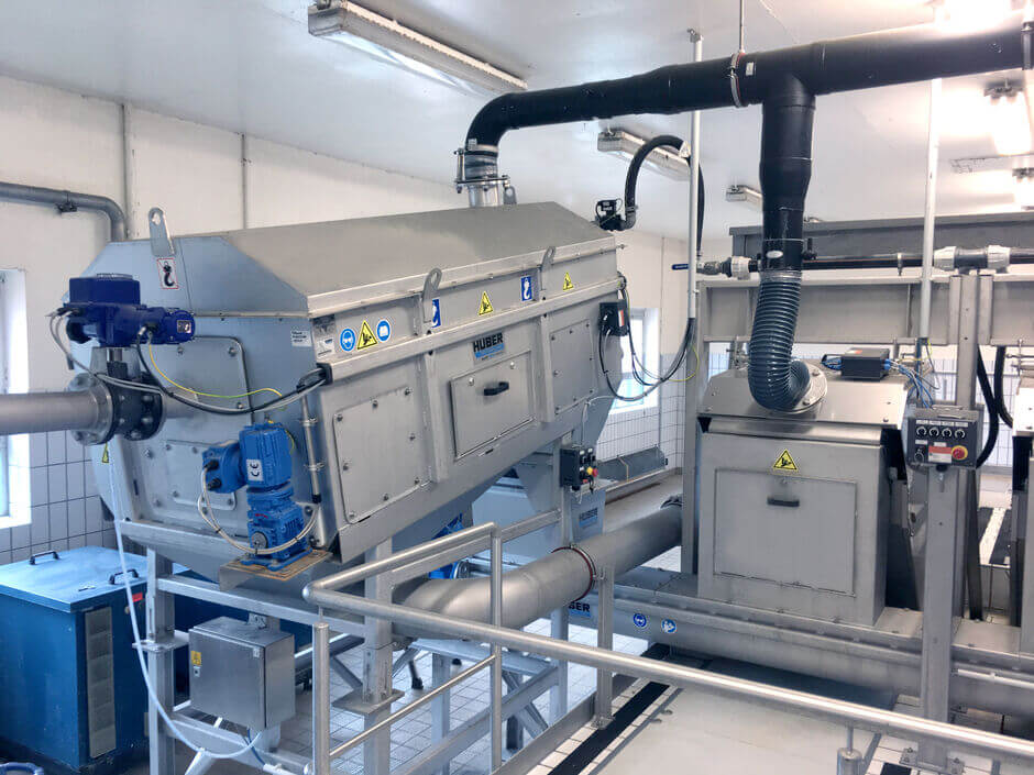 HUBER Lösung für die Behandlung von Fäkalschlamm mit Absaugung der Abluft