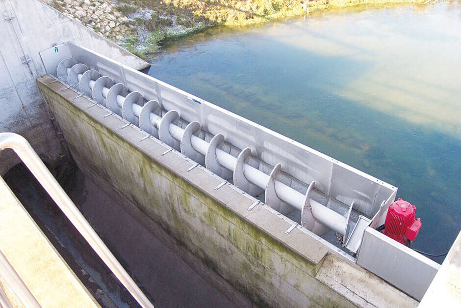 ROTAMAT® Storm Screen RoK1 installed at an overflow weir ROTAMAT® Storm Screen RoK1 installed at an overflow weir