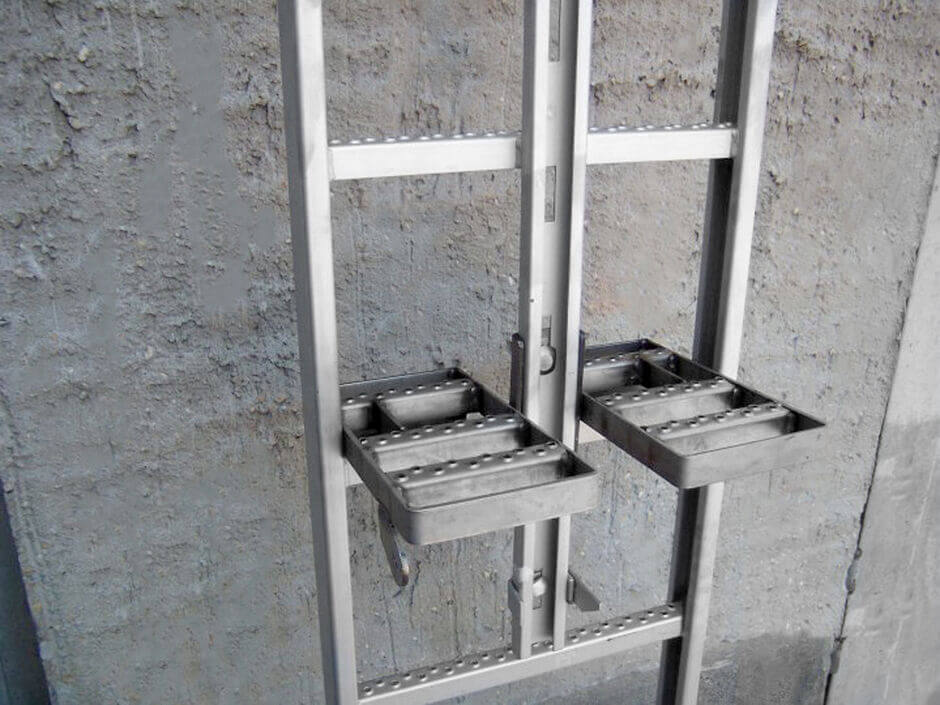 Escada de acesso de segurança HUBER com corrimão de segurança SiS2 Escada de acesso de segurança HUBER com corrimão de segurança SiS2