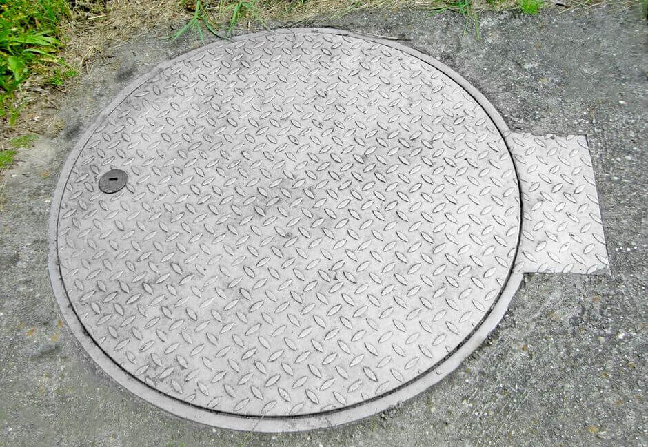 HUBER Manhole Cover SD7.R with checker plate surface HUBER Manhole Cover SD7.R with checker plate surface
