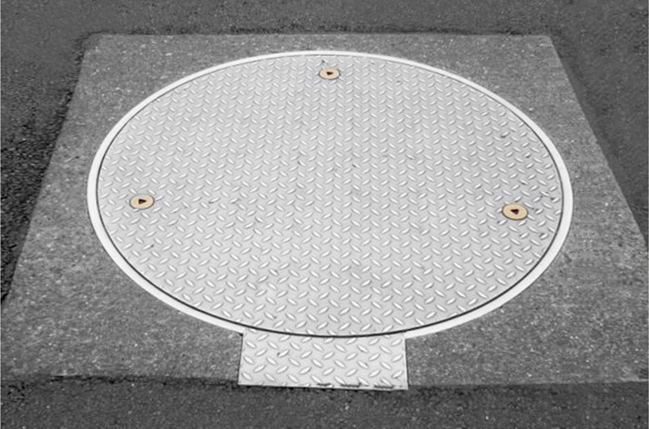 HUBER Manhole Cover SD7.R, multiple screwed HUBER Manhole Cover SD7.R, multiple screwed
