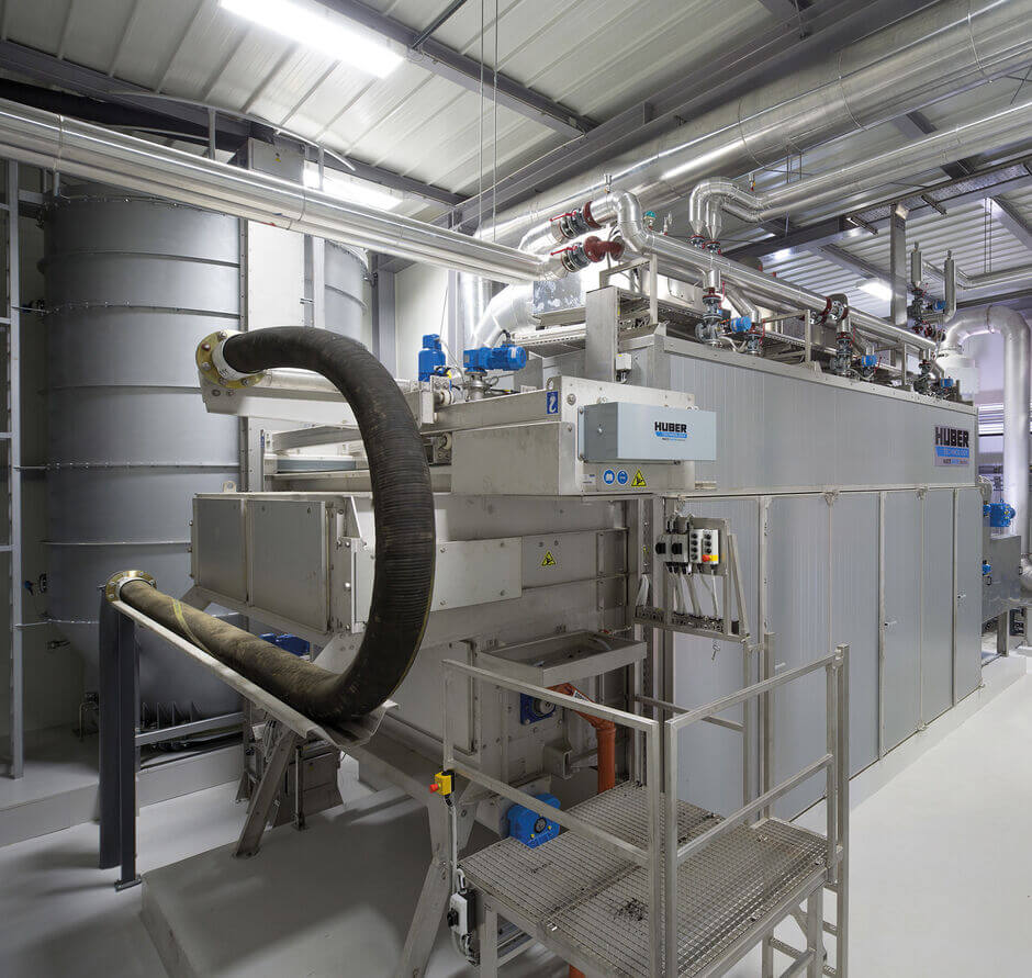 Sludge feeding with HUBER extruder Sludge feeding with HUBER extruder unit (pelletizer)