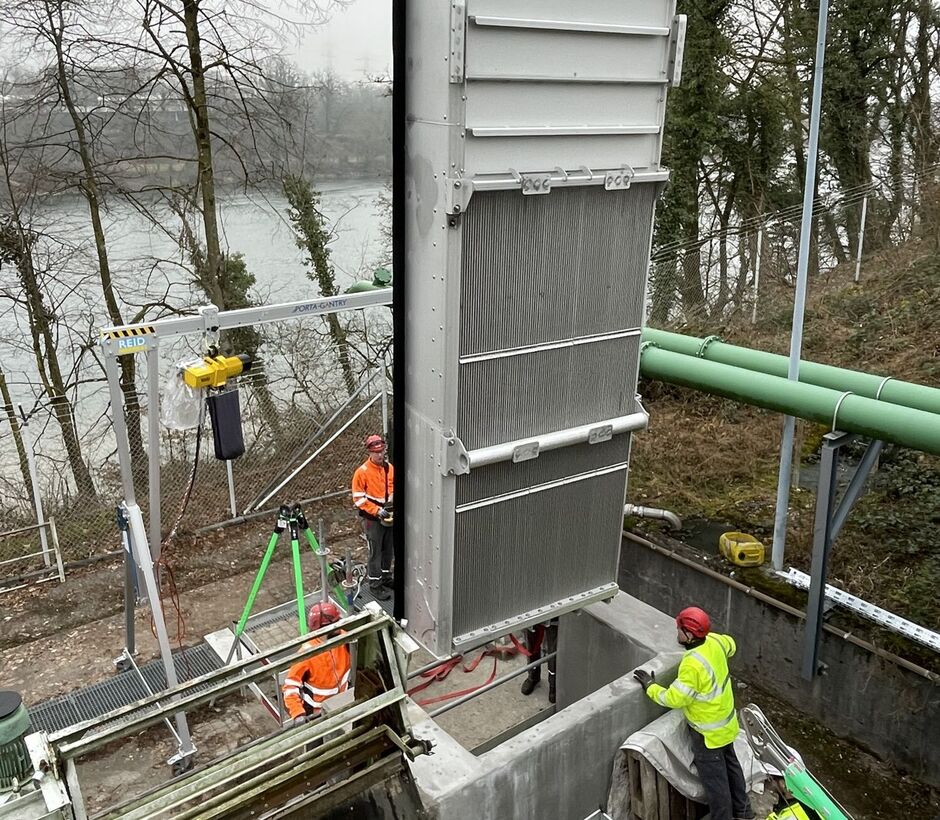 Einbau eines HUBER Harken- Umlaufrechens RakeMax® V bei einer Anlagenmodernisierung. Einbau eines HUBER Harken- Umlaufrechens RakeMax® V bei einer Anlagenmodernisierung.