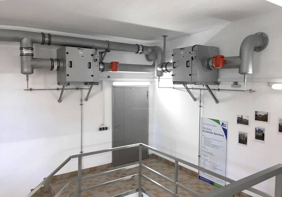 Ventilation of two separate water chambers by a HUBER air filter unit Ventilation of two separate water chambers by a HUBER air filter unit