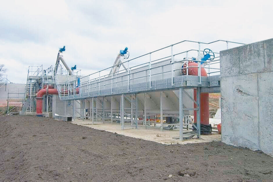 Grit traps reliably separate undesirable mineral particles. HUBER Longitudinal Grit Trap ROTAMAT® Ro6, outdoor installation