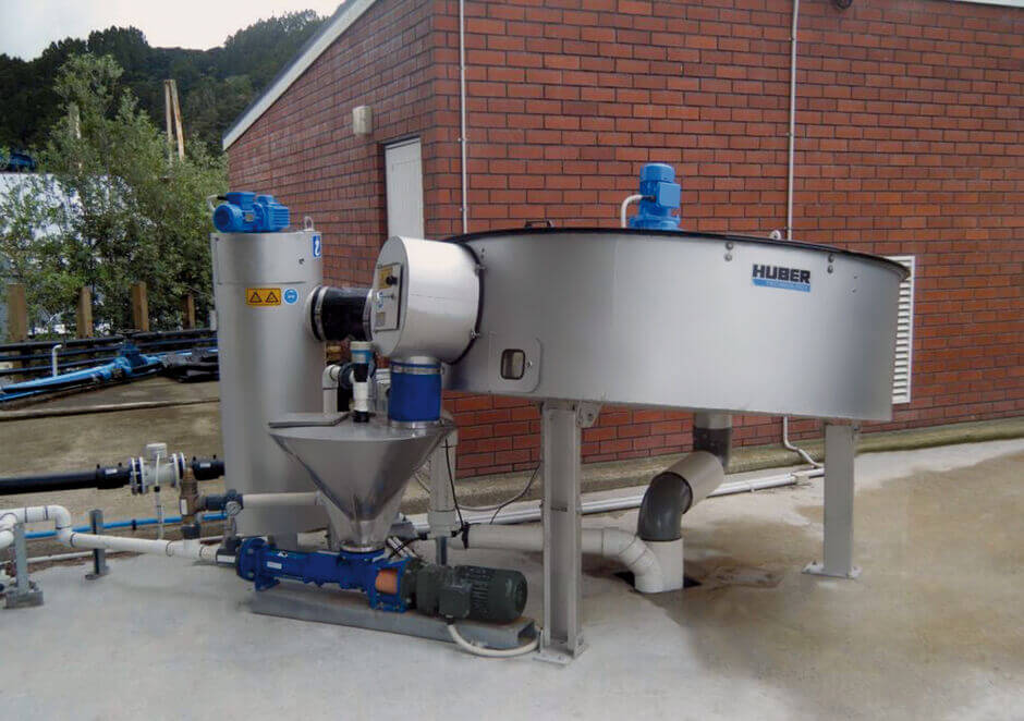 Outdoor installation of a HUBER Disc Thickener S-DISC Outdoor installation of a HUBER Disc Thickener S-DISC