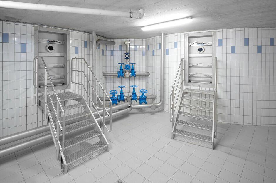 HUBER rectangular pressure-tight doors TT7 in a drinking water storage tank HUBER rectangular pressure-tight doors TT7 in a drinking water storage tank