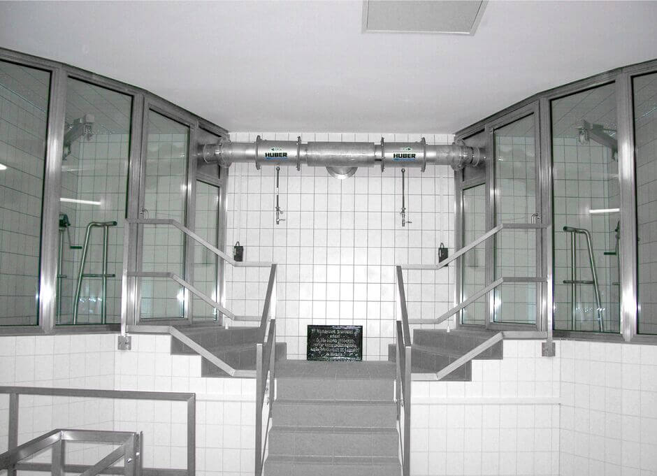 HUBER has the right solutions for hygienic ventilation of drinking water storage tanks. Ventilation of two separate water chambers by means of HUBER Air Filter Unit L251