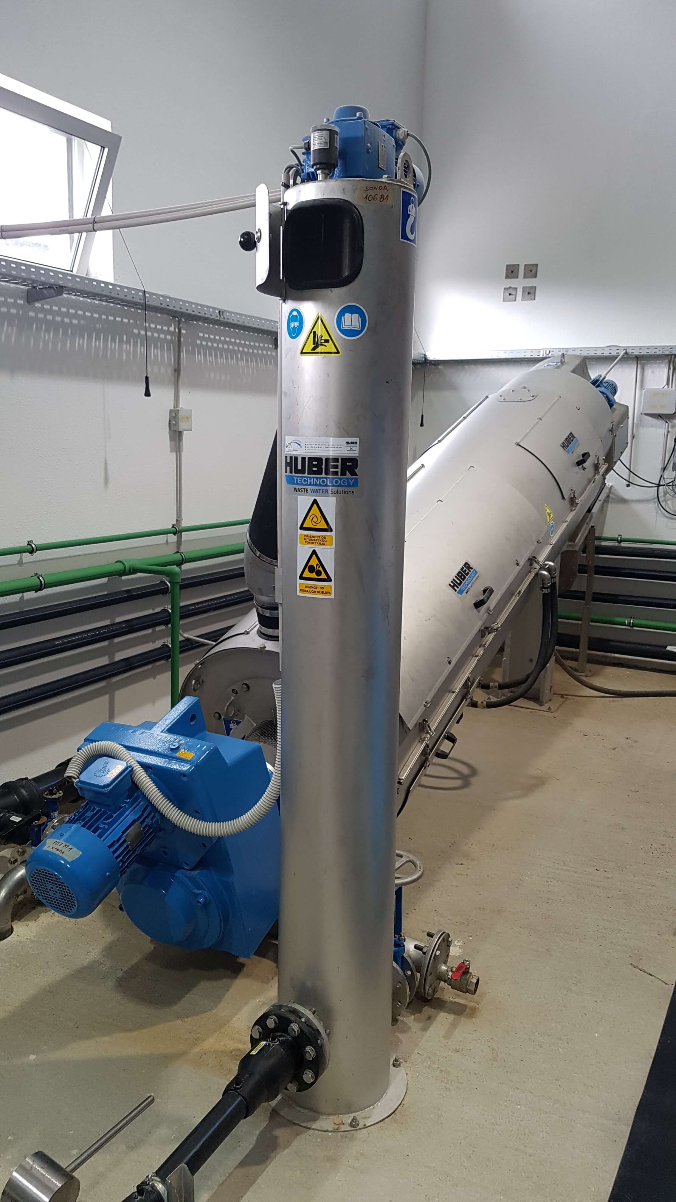 Entwässerung von Prozessschlamm einer Gerberei mit der HUBER Schneckenpresse S-PRESS.