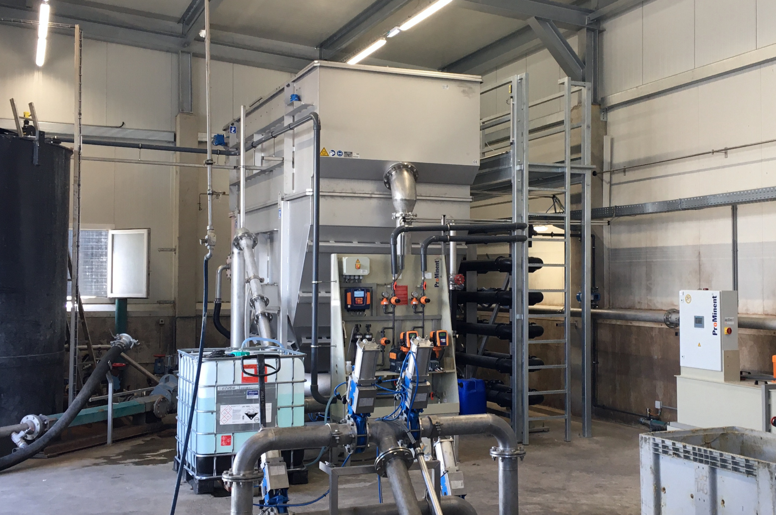 HUBER Dissolved Air Flotation Plant HDF10 with chemical treatment stage HUBER Dissolved Air Flotation Plant HDF10 with chemical treatment stage