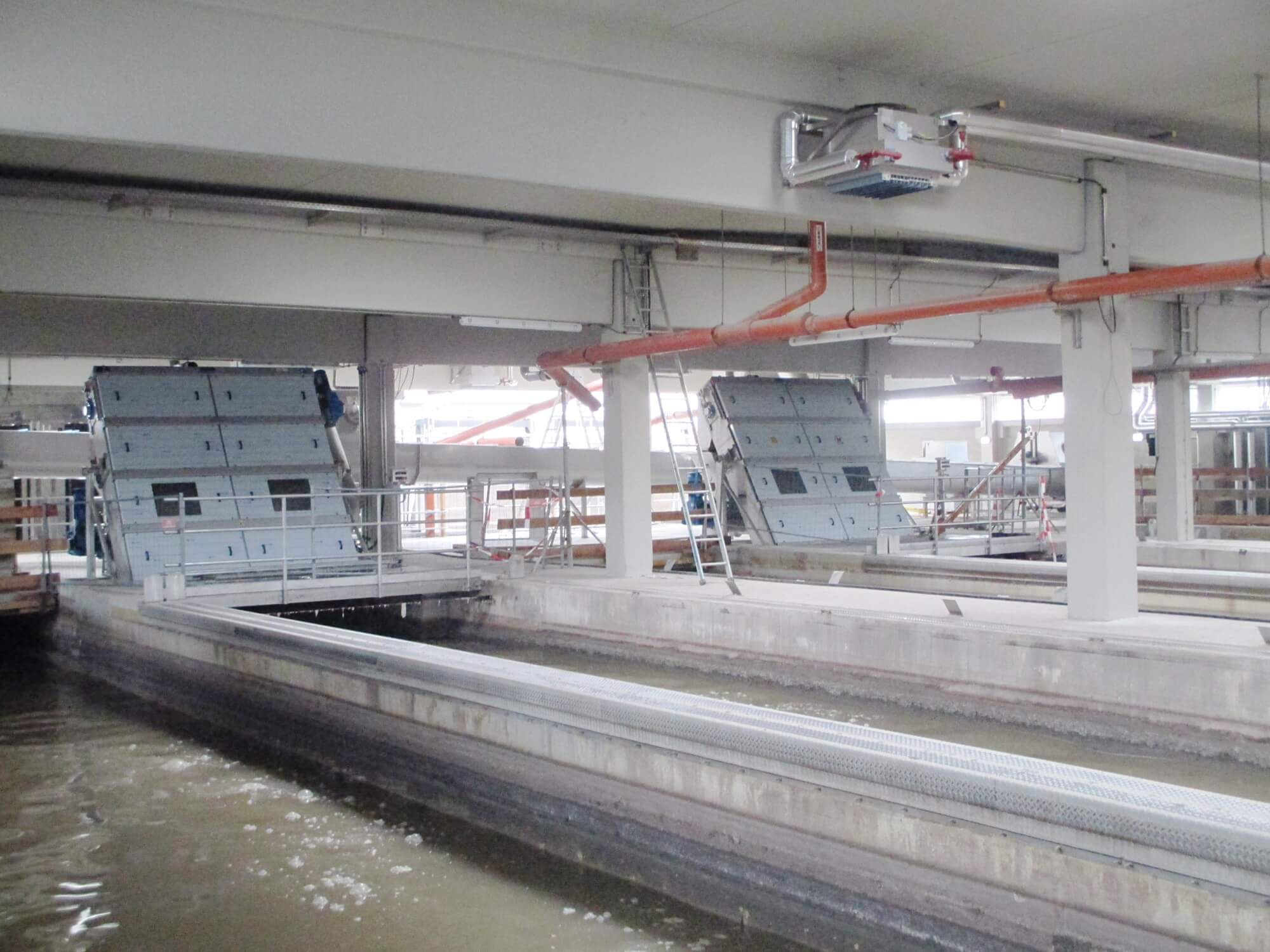 HUBER Multi-Rake Bar Screen RakeMax® (3 mm) and the grit trap HUBER Multi-Rake Bar Screen RakeMax® (3 mm) and the grit trap