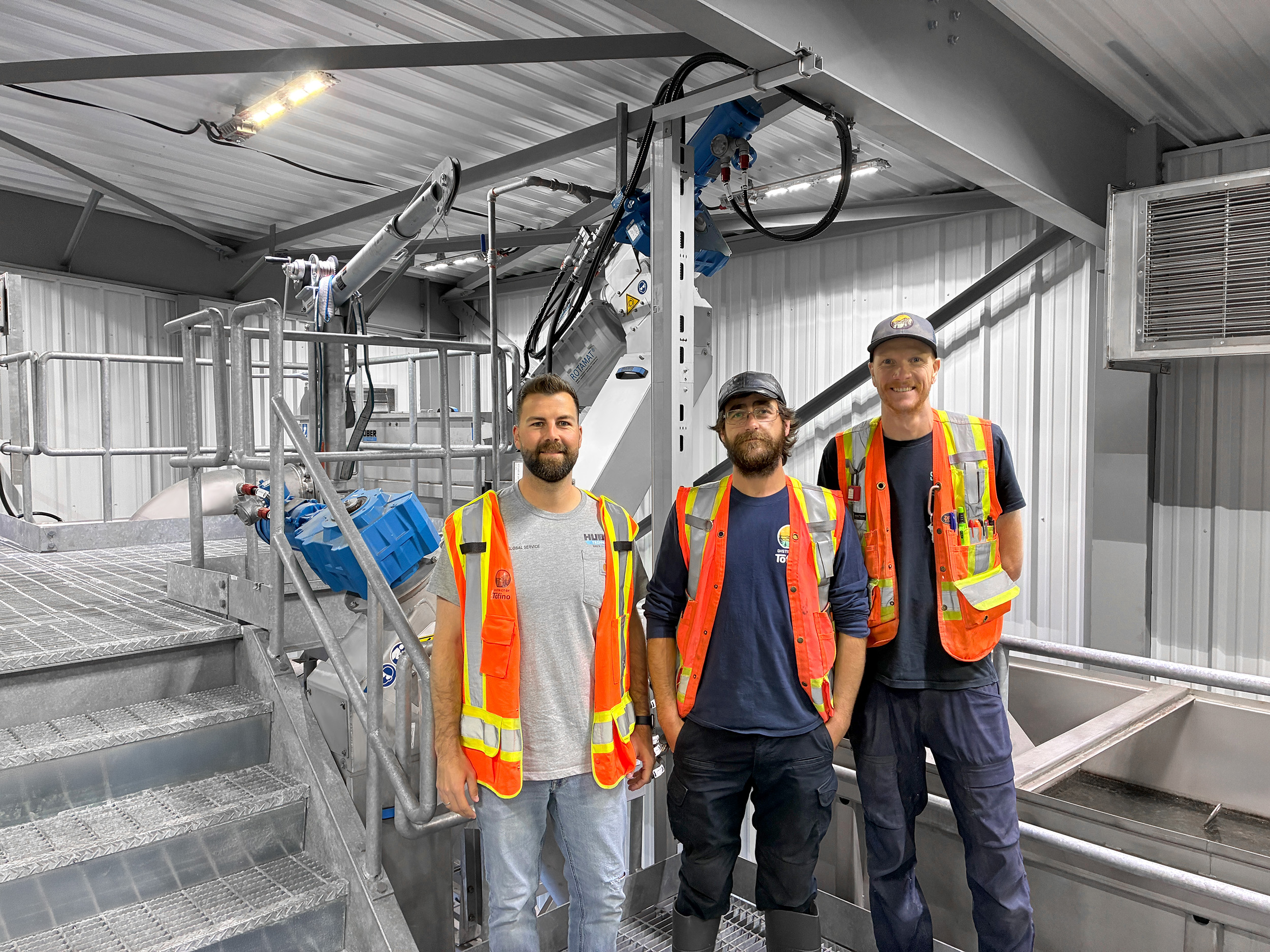 Here I am with the operators at the Tofino WWTP on Vancouver Island: complete new installation of two HUBER Grit Trap GritWolf® systems and two HUBER Micro Strainer ROTAMAT® Ro9 units