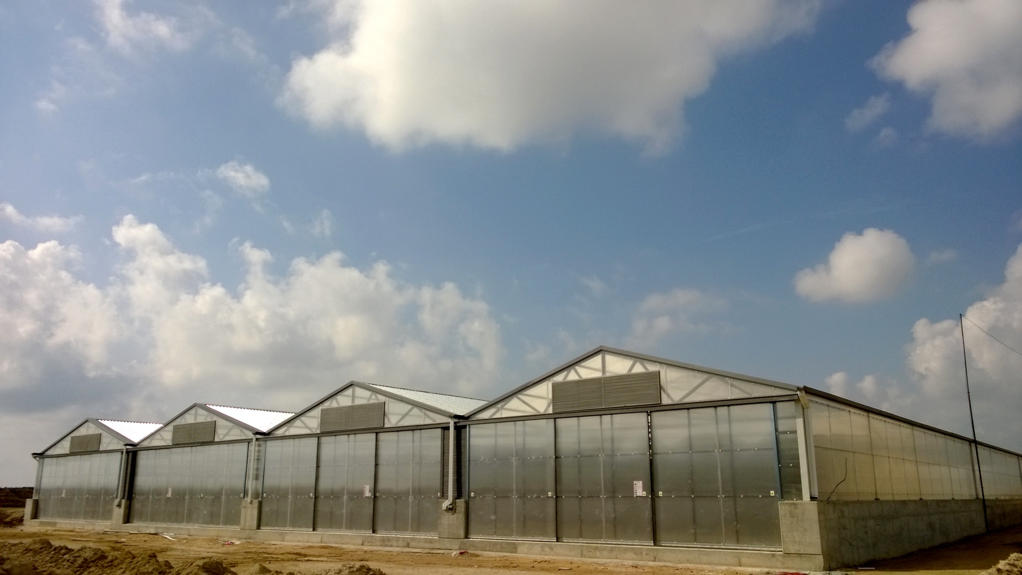 Increasing demand for large solar dryers – the method can reasonably be used also for huge sludge volumes Increasing demand for large solar dryers – the method can reasonably be used also for huge sludge volumes