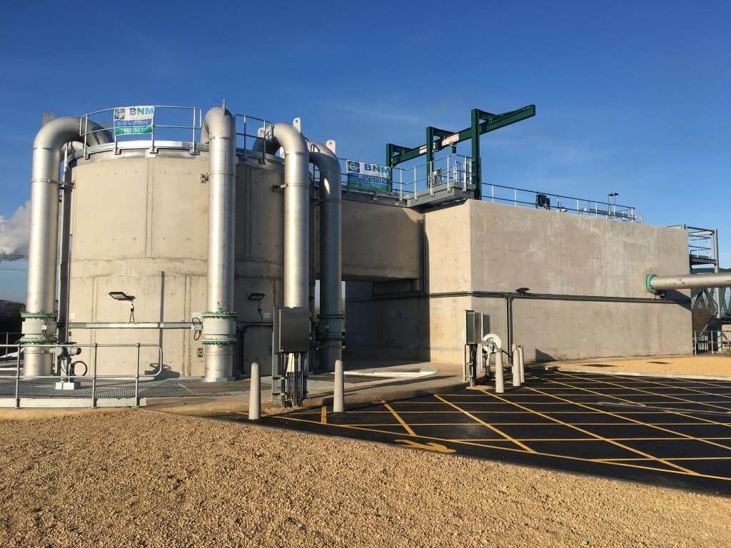 Pumping station and screen chamber