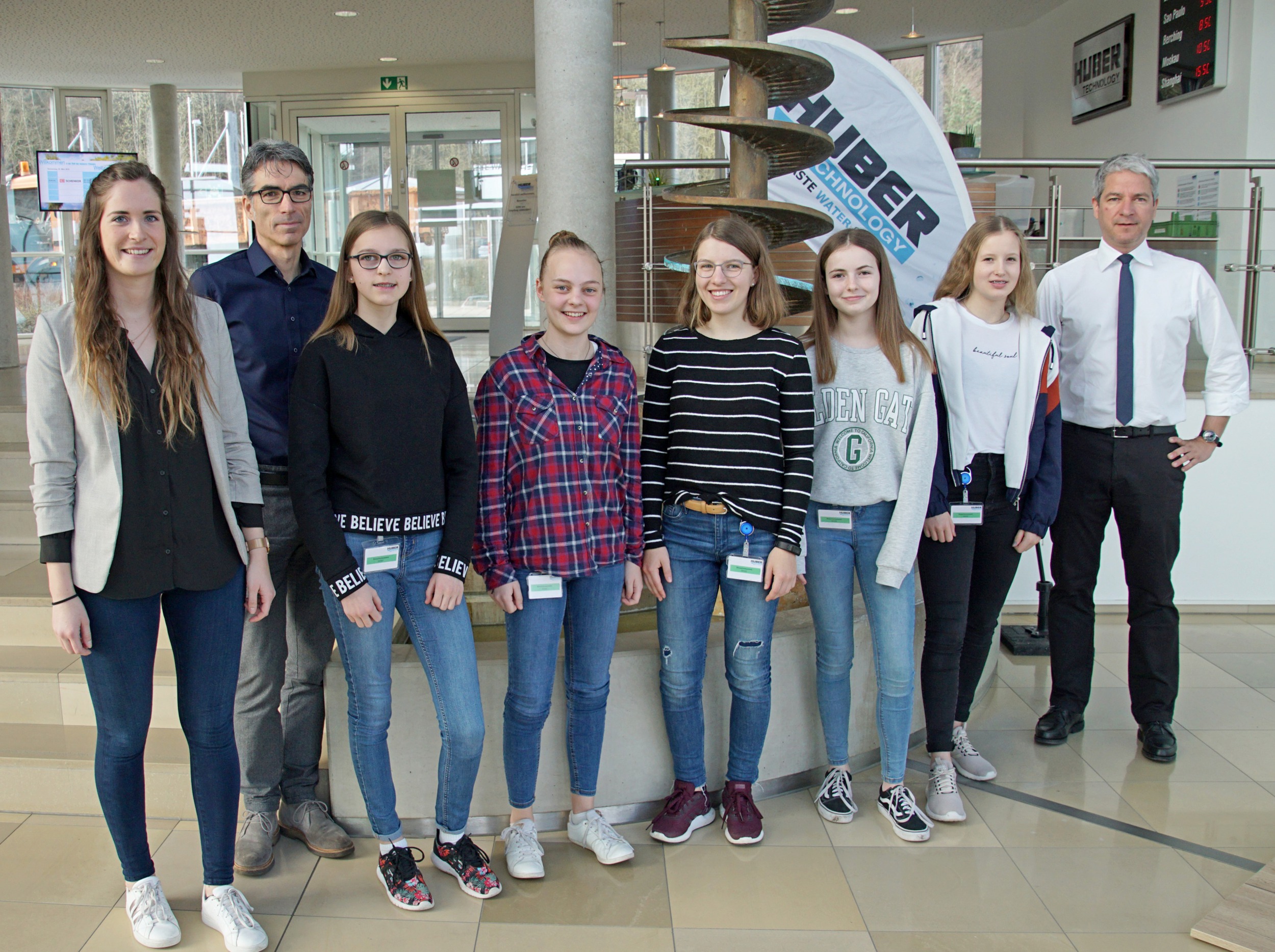 Die Mädchen der Jahrgangsstufen acht bis neun schnupperten, nach einem informativen und interaktiven Kennenlernen, in jeweils zwei der fünf gewerblich-technischen Ausbildungsberufe Die Mädchen der Jahrgangsstufen acht bis neun schnupperten, nach einem informativen und interaktiven Kennenlernen, in jeweils zwei der fünf gewerblich-technischen Ausbildungsberufe