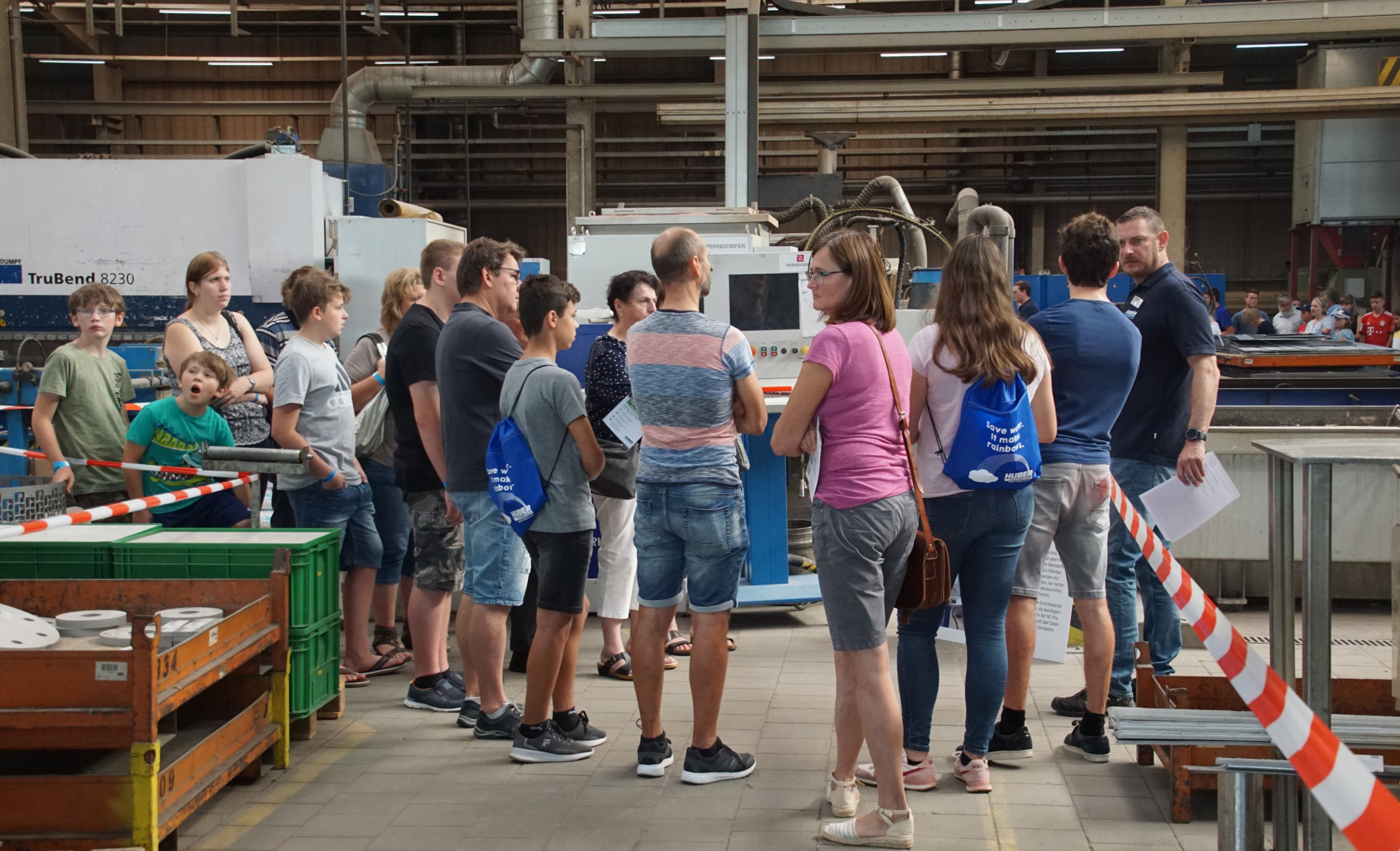 Werksführungen verschafften einen Einblick in die moderne Fertigung Werksführungen verschafften einen Einblick in die moderne Fertigung