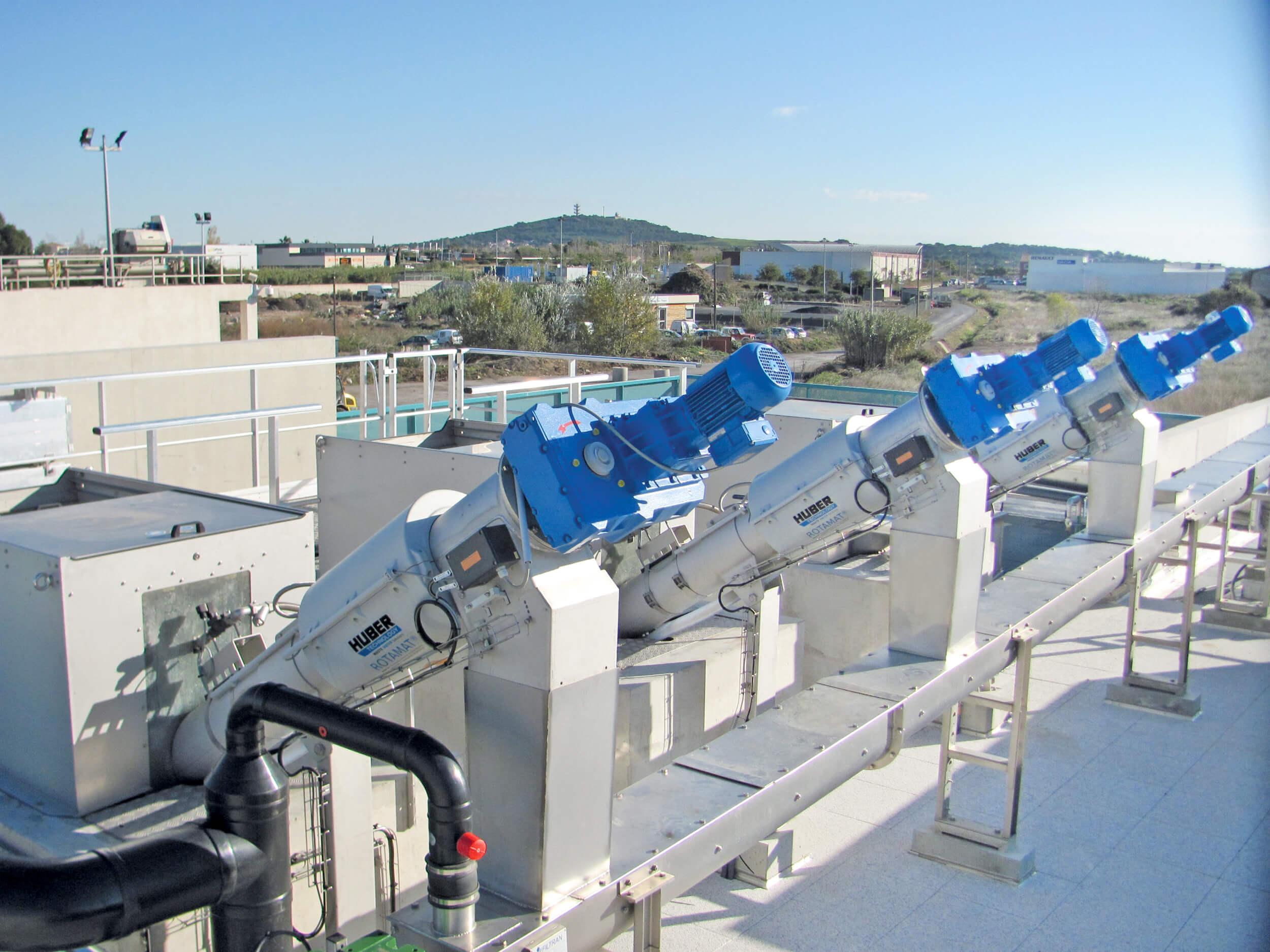 3 ROTAMAT® STAR units size 1000 with 1.5 mm perforation protecting the downstream membrane plant 3 ROTAMAT® STAR units size 1000 with 1.5 mm perforation protecting the downstream membrane plant