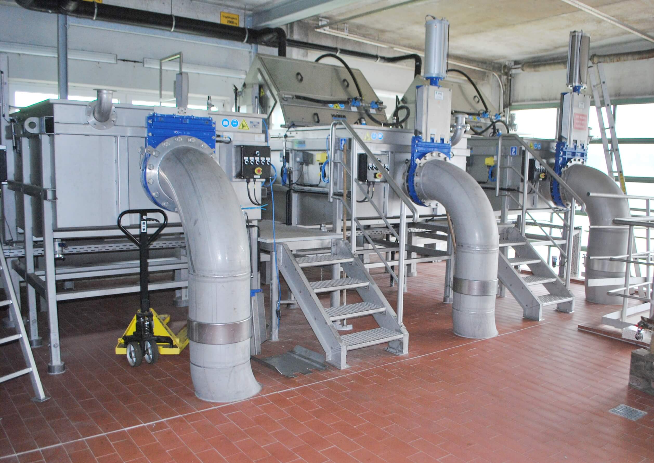 HUBER Fine Screen STEP SCREEN® SSF, tank installation with up to 300 l/s per machine HUBER Fine Screen STEP SCREEN® SSF, tank installation with up to 300 l/s per machine